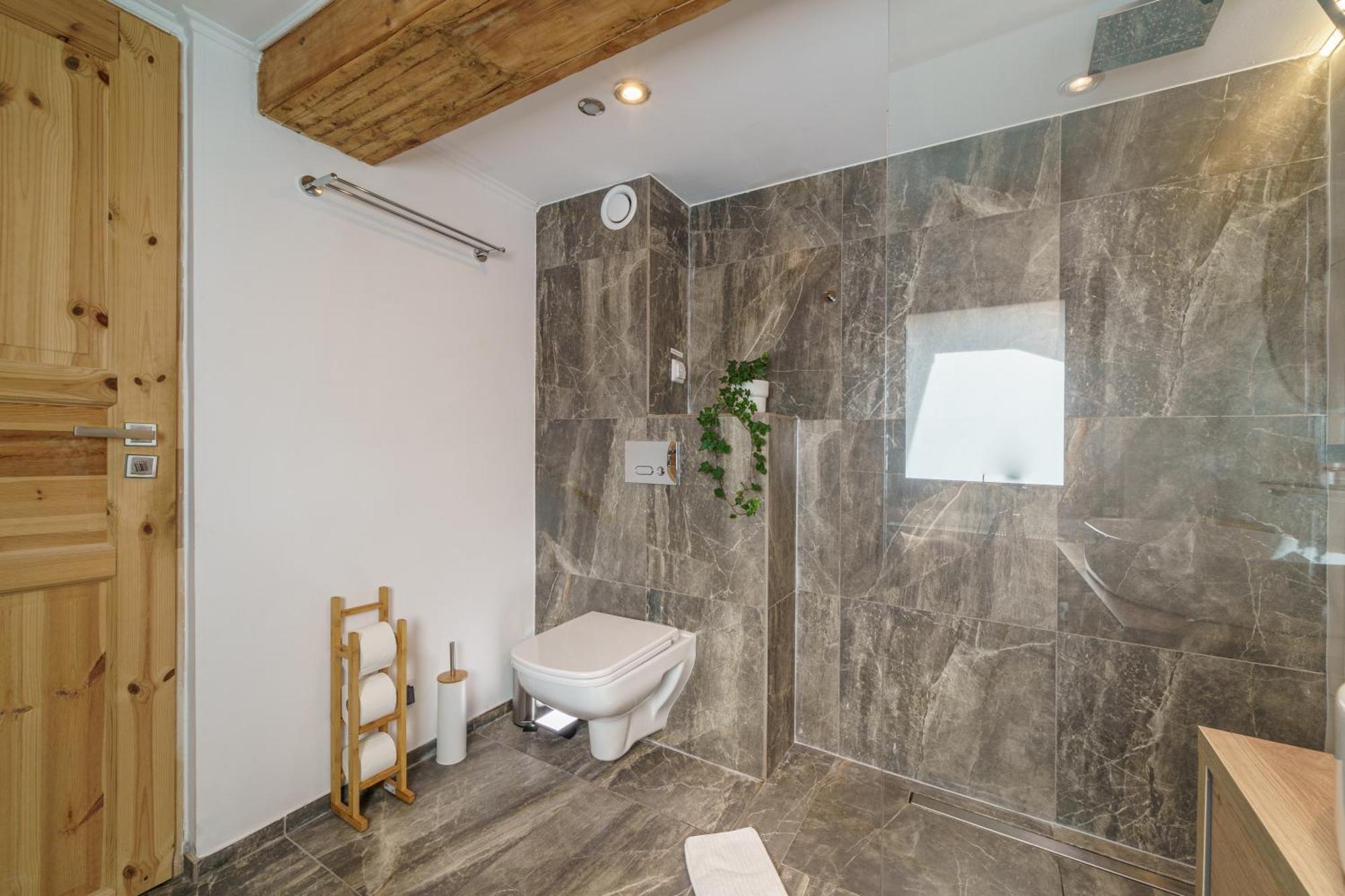 Haselhuhn Appartement Hartau